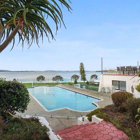 Magnificent Beachfront Mansion - Pool - Fireplace โอ๊คแลนด์ ภายนอก รูปภาพ