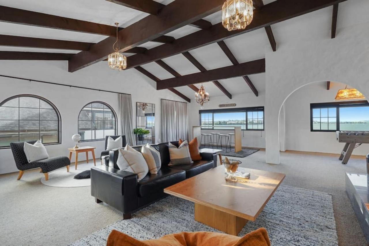 Magnificent Beachfront Mansion - Pool - Fireplace โอ๊คแลนด์ ภายนอก รูปภาพ