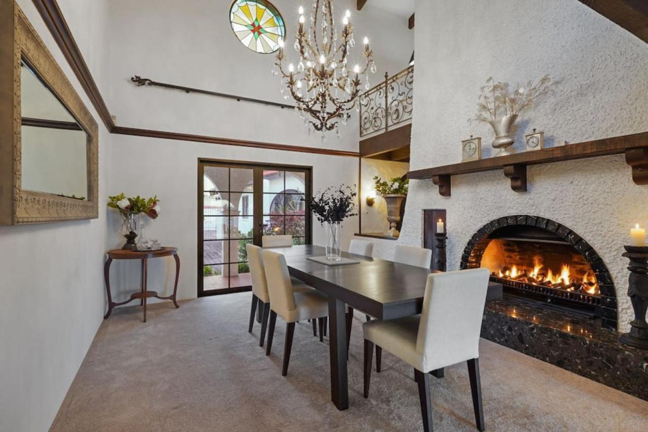 Magnificent Beachfront Mansion - Pool - Fireplace โอ๊คแลนด์ ภายนอก รูปภาพ