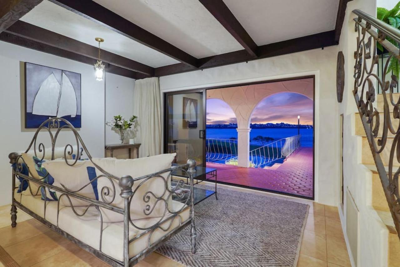 Magnificent Beachfront Mansion - Pool - Fireplace โอ๊คแลนด์ ภายนอก รูปภาพ