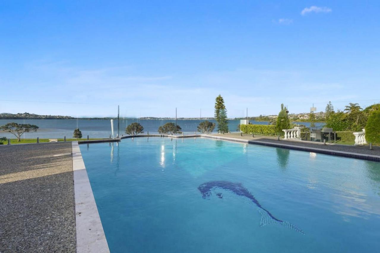 Magnificent Beachfront Mansion - Pool - Fireplace โอ๊คแลนด์ ภายนอก รูปภาพ
