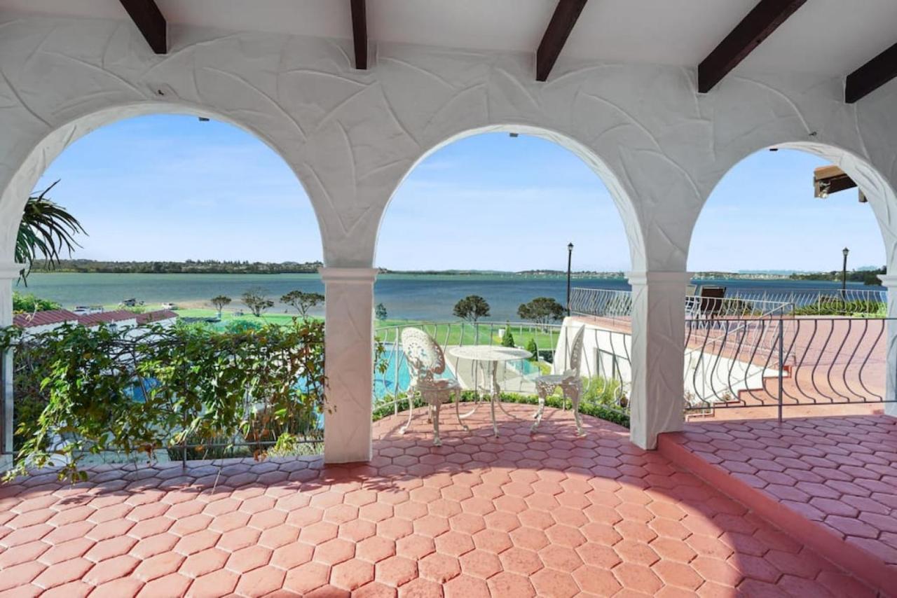 Magnificent Beachfront Mansion - Pool - Fireplace โอ๊คแลนด์ ภายนอก รูปภาพ