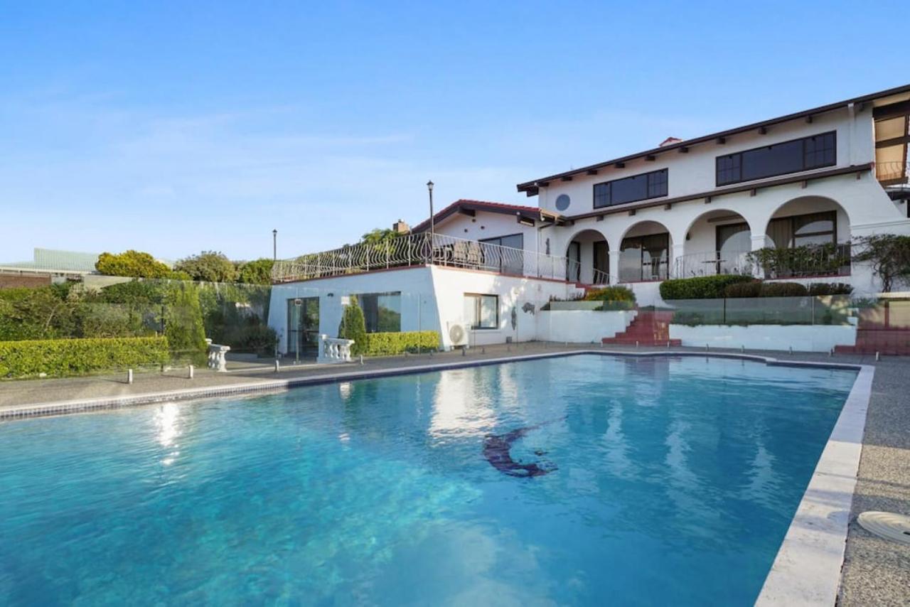 Magnificent Beachfront Mansion - Pool - Fireplace โอ๊คแลนด์ ภายนอก รูปภาพ